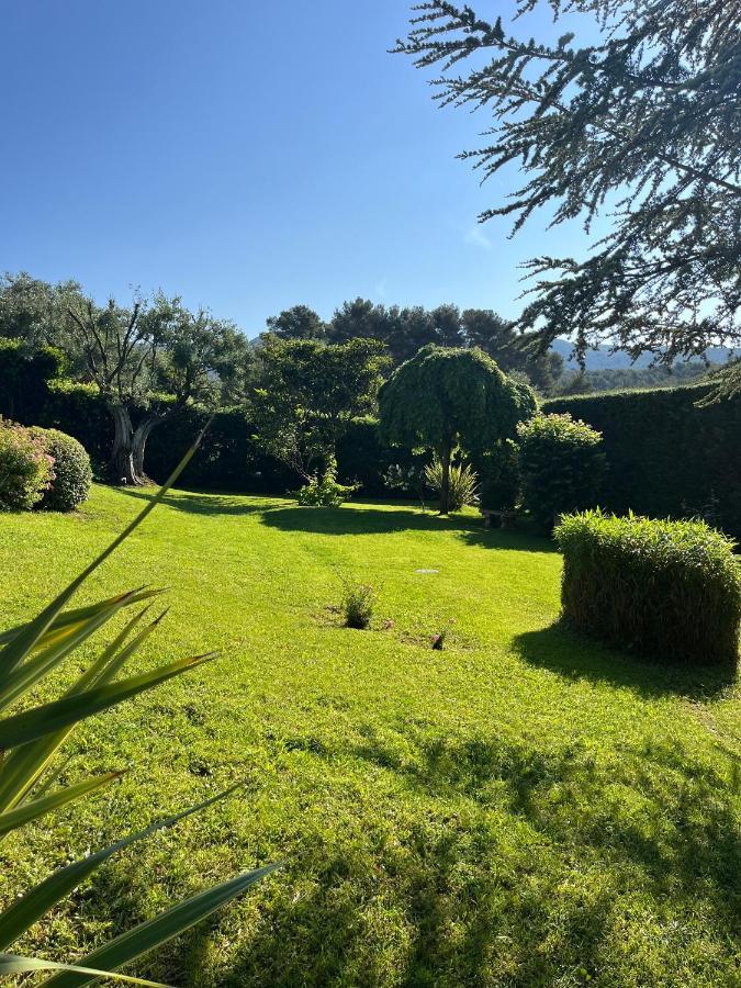 Le Clos Serein Le Beausset Exterior photo